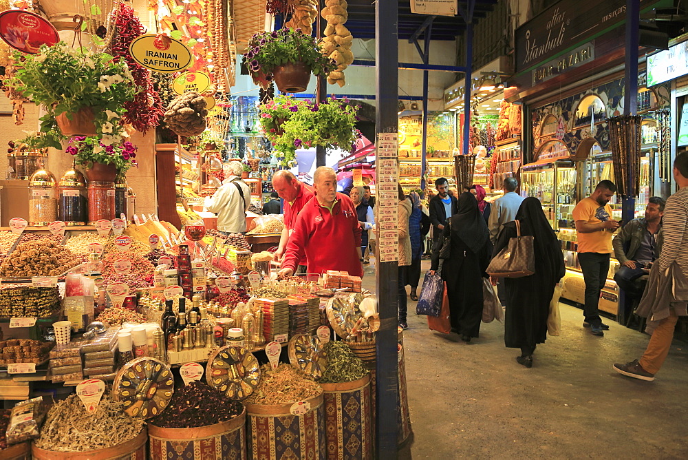 Spice Bazaar, Misir Carsisi, Egyptian Market, Eminonu, Istanbul, Turkey, Europe